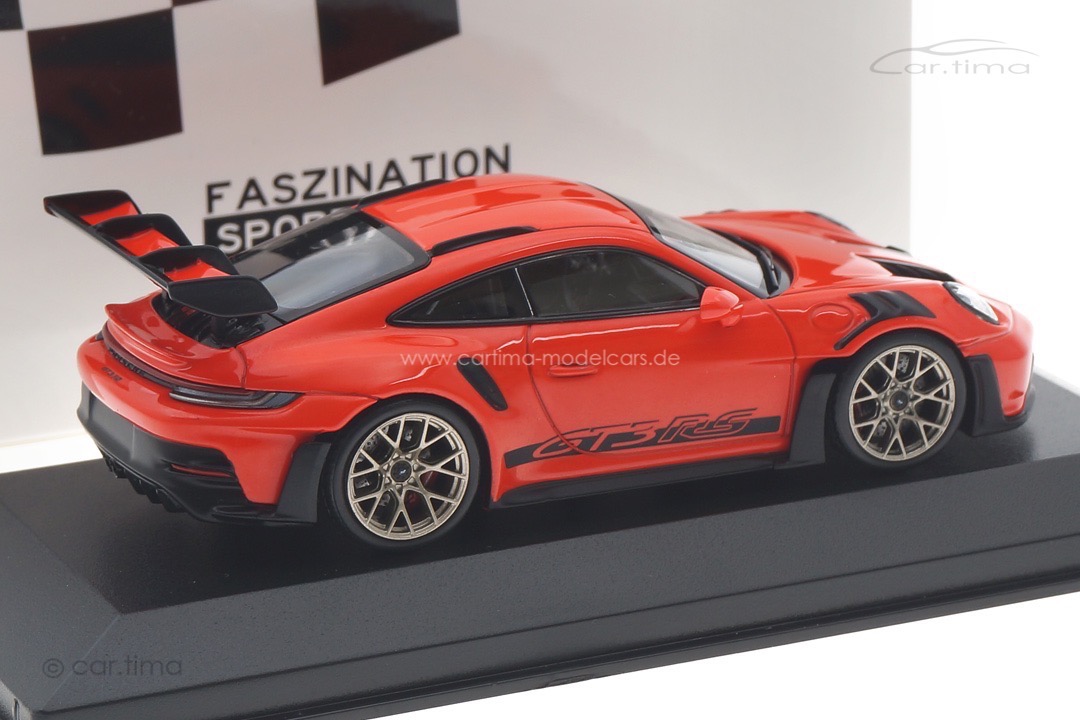 Porsche 911 (992) GT3 RS Weissach Paket rot/Rad gold Minichamps 1:43 413062105 Porsche 911 (992) GT3 RS Weissach Paket rot/Rad gold Minichamps 1:43 413062105
