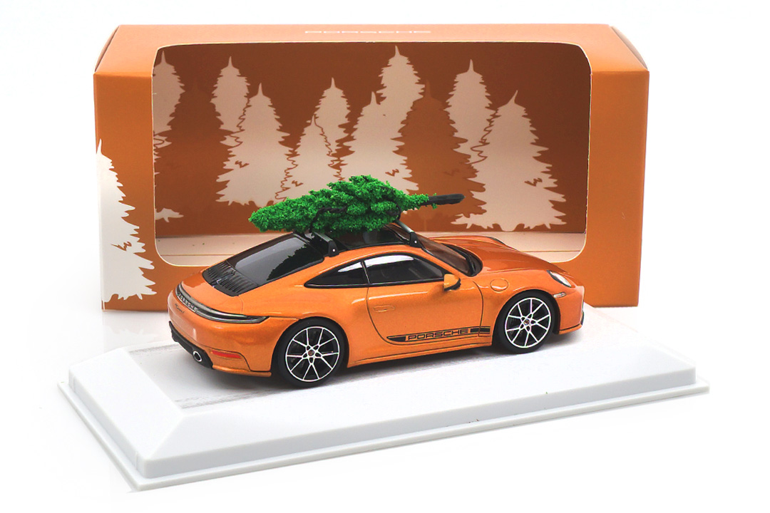 Porsche 911 (992.2) Carrera S Christmas Edition Nordischgoldmet. Minichamps 1:43 WAP0200230T911