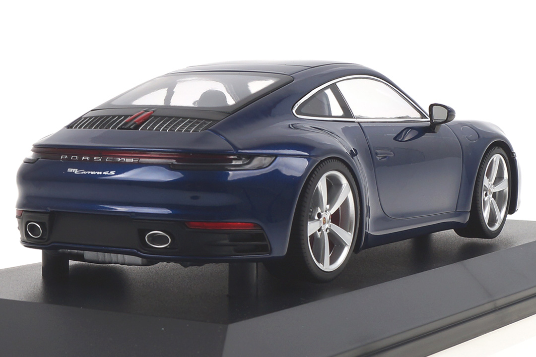 Porsche 911 (992) Carrera 4S Enzianblau Minichamps 1:18 153067327 Porsche 911 (992) Carrera 4S Enzianblau Minichamps 1:18 153067327