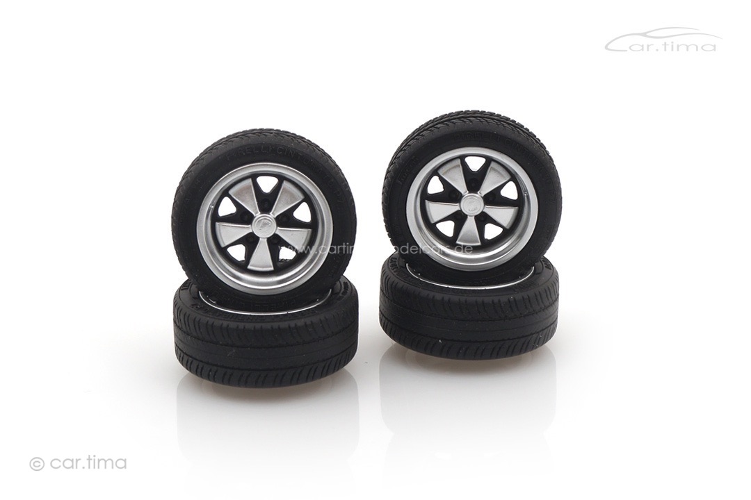 Radsatz/Wheel set Porsche 911 Fuchs silber/ schwarz 15" 1:18 CARXXX25011