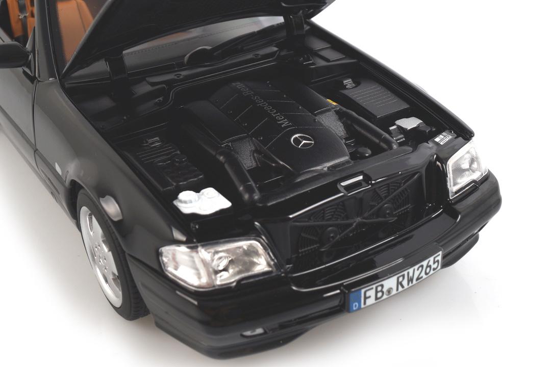 Mercedes-Benz SL 500 1999 schwarz Norev 1:18 183750 Mercedes-Benz SL 500 1999 schwarz Norev 1:18 183750