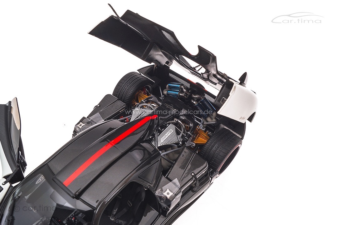 Pagani Zonda Cinque Coupe Bianco Benny Almost Real 1:18 850601001 Pagani Zonda Cinque Coupe Bianco Benny Almost Real 1:18 850601001