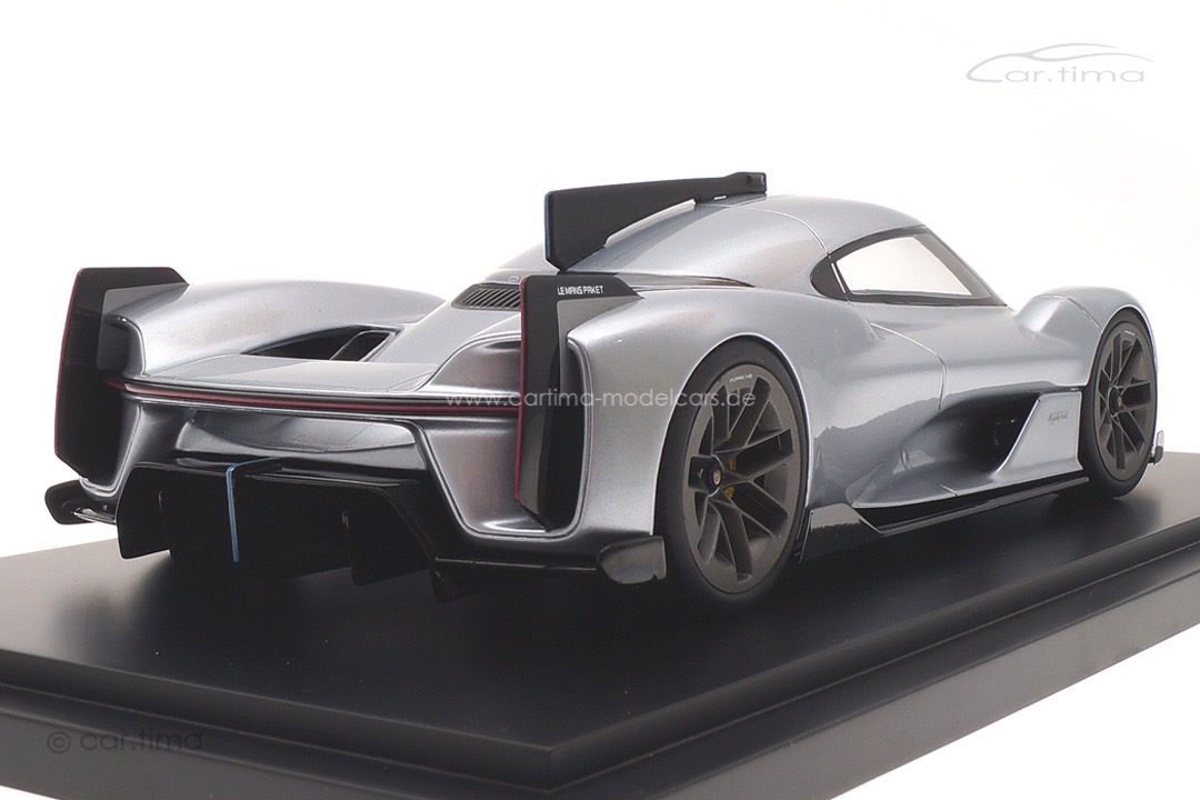 Porsche 919 Street silber/schwarz inkl. Vitrine 1:18 WAP0210190NSTR Porsche 919 Street silber/schwarz inkl. Vitrine 1:18 WAP0210190NSTR
