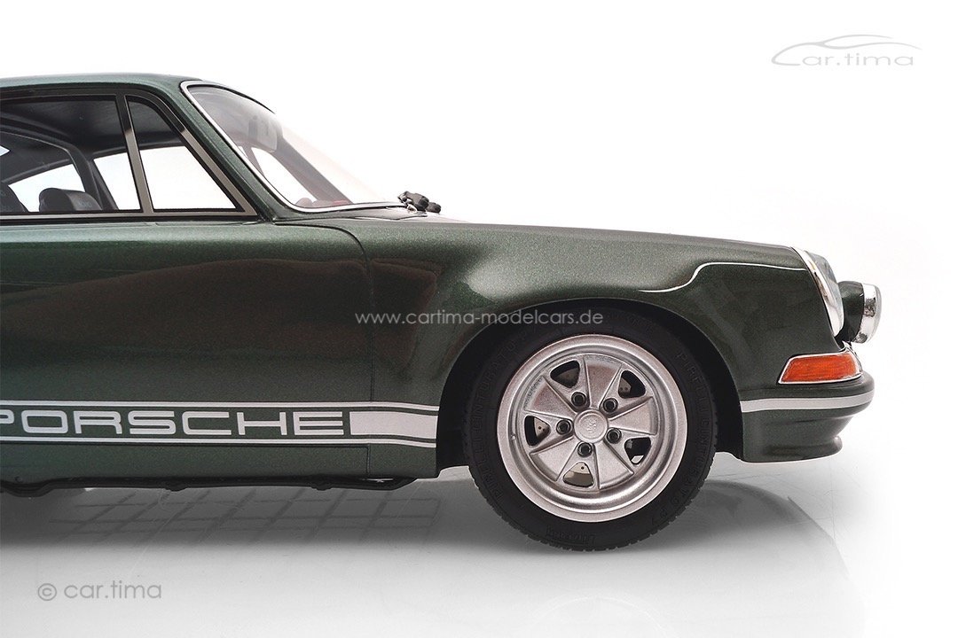 Porsche 911 ST Oakgrün Originalsignatur Walter Röhrl auf Bodenplatte car.tima 1:18