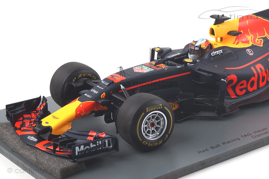 Red Bull Racing RB13 Spanish GP 2017 Daniel Ricciardo Spark 1:18 18S304 Red Bull Racing RB13 Spanish GP 2017 Daniel Ricciardo Spark 1:18 18S304