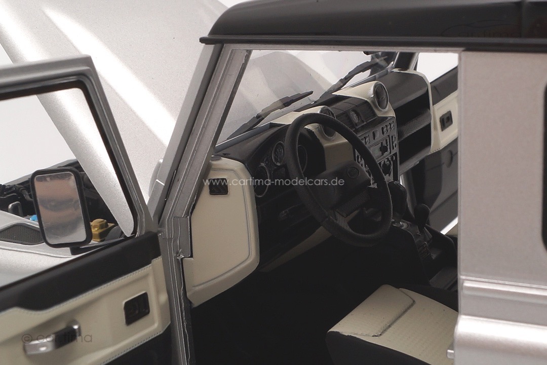 Land Rover Defender 90 Works 2018 silber LCD Models 1:18 LCD18007-SI Land Rover Defender 90 Works 2018 silber LCD Models 1:18 LCD18007-SI