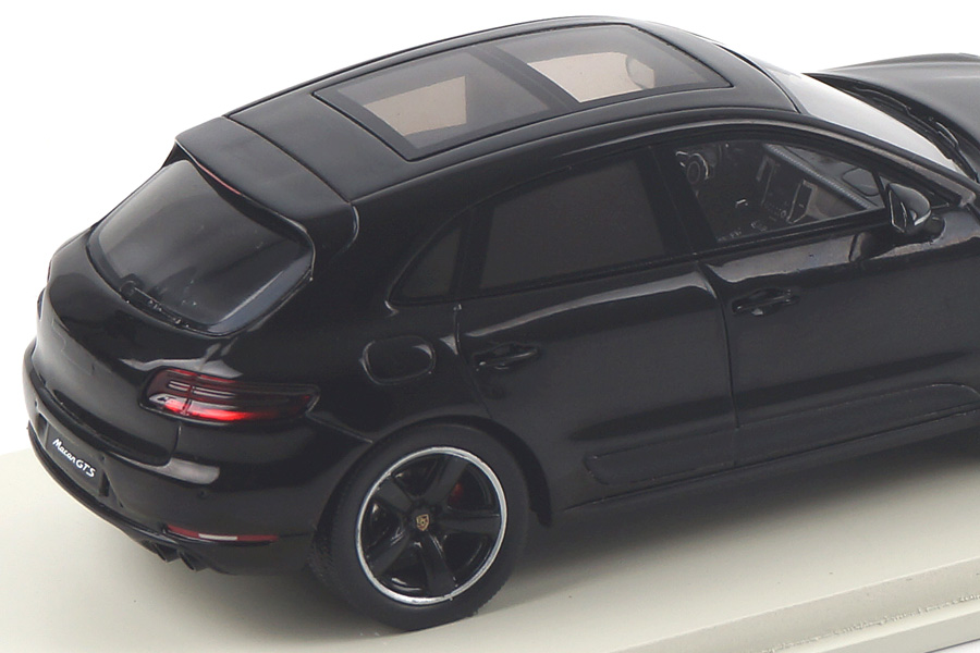 Porsche Macan GTS Schwarz Spark 1:43 S4975 Porsche Macan GTS Schwarz Spark 1:43 S4975