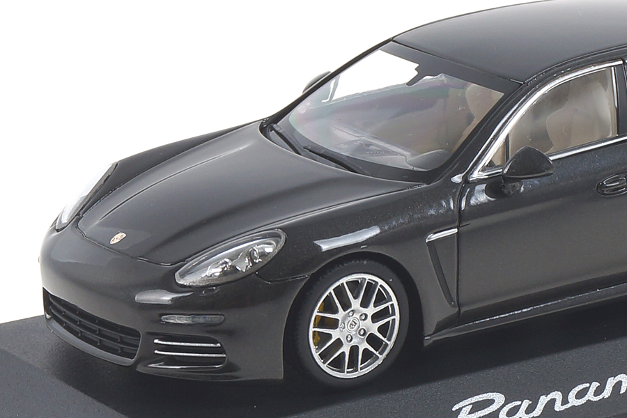 Porsche Panamera 4S 2. Generation grau Minichamps 1:43 WAP0205100E