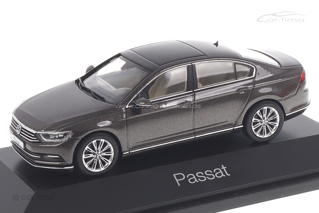 VW Passat B8 Limousine Black oak brown met. Herpa 1:43 070874 VW Passat B8 Limousine Black oak brown met. Herpa 1:43 070874