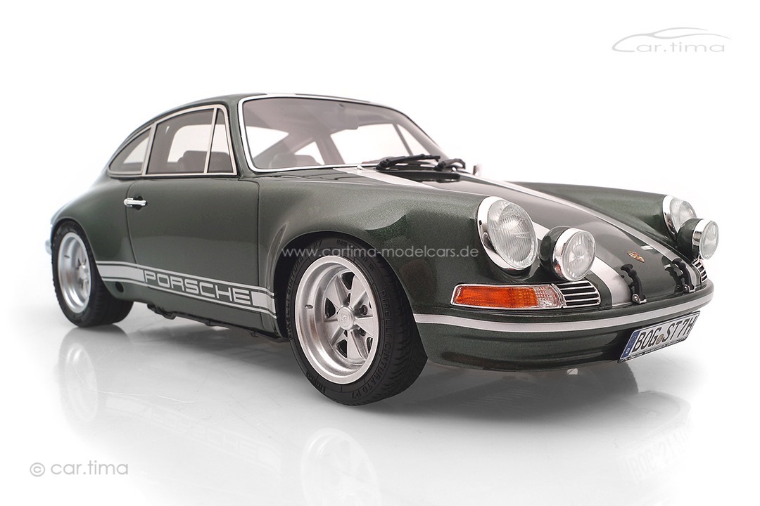 Porsche 911 ST Oakgrün Originalsignatur Walter Röhrl auf Bodenplatte car.tima 1:18