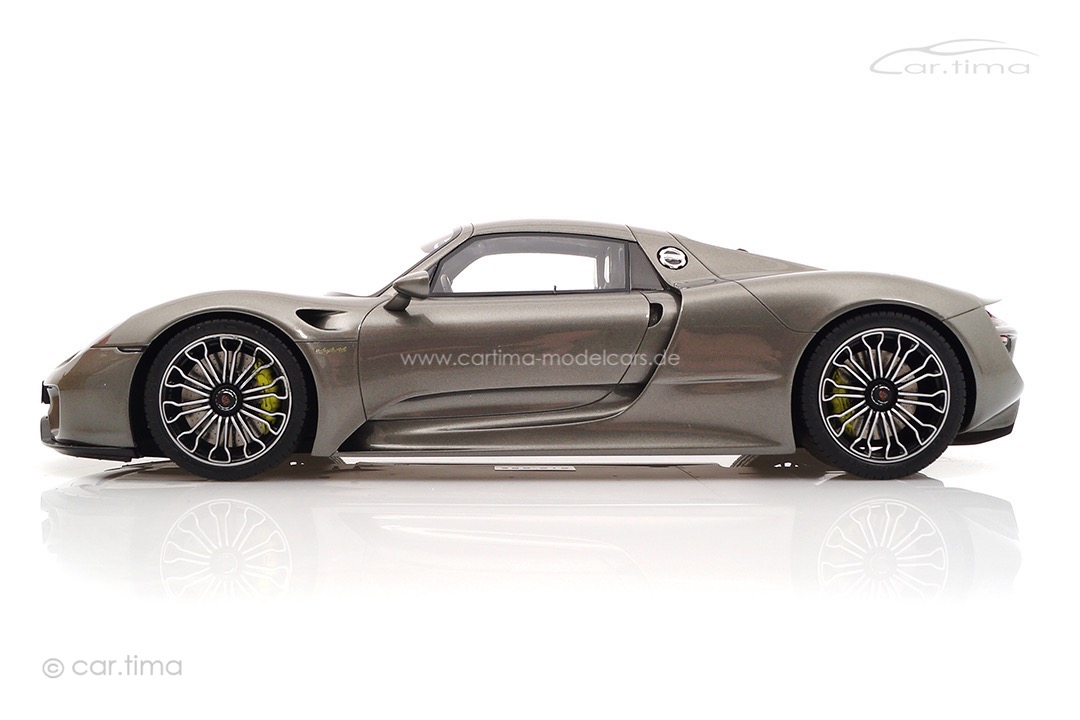 Porsche 918 Spyder Liquid metal silver GT Spirit 1:12 GT036
