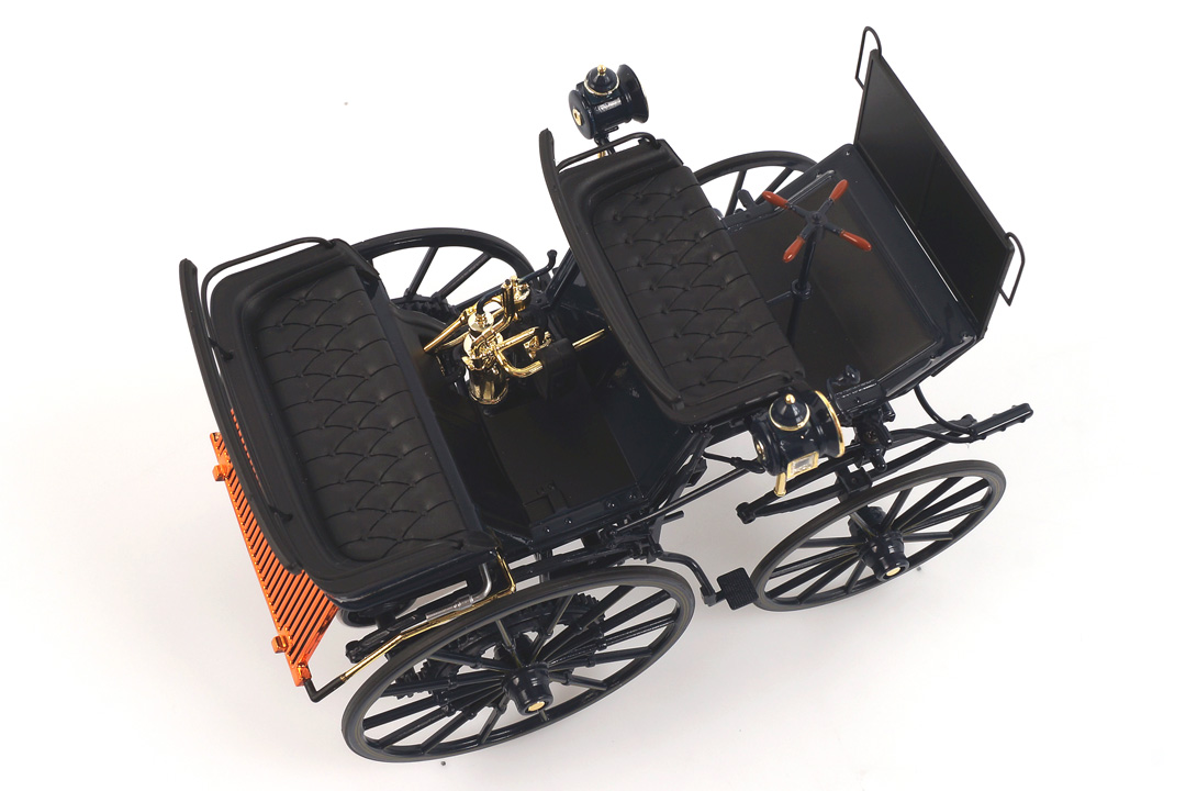 Daimler Motorkutsche 1886 dunkelblau Norev 1:18 183700 Daimler Motorkutsche 1886 dunkelblau Norev 1:18 183700