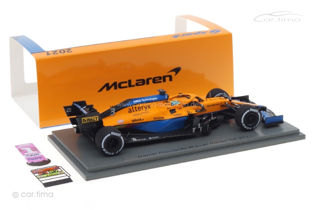 McLaren MCL35M Winner GP Italien 2021 Daniel Ricciardo/pit board Spark 1:43 S7689