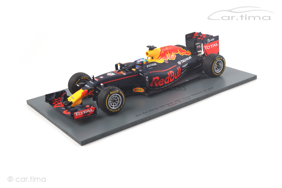 Red Bull Racing RB12 Winner GP Malaysia GP 2016 Daniel Ricciardo Spark 1:18 18S251