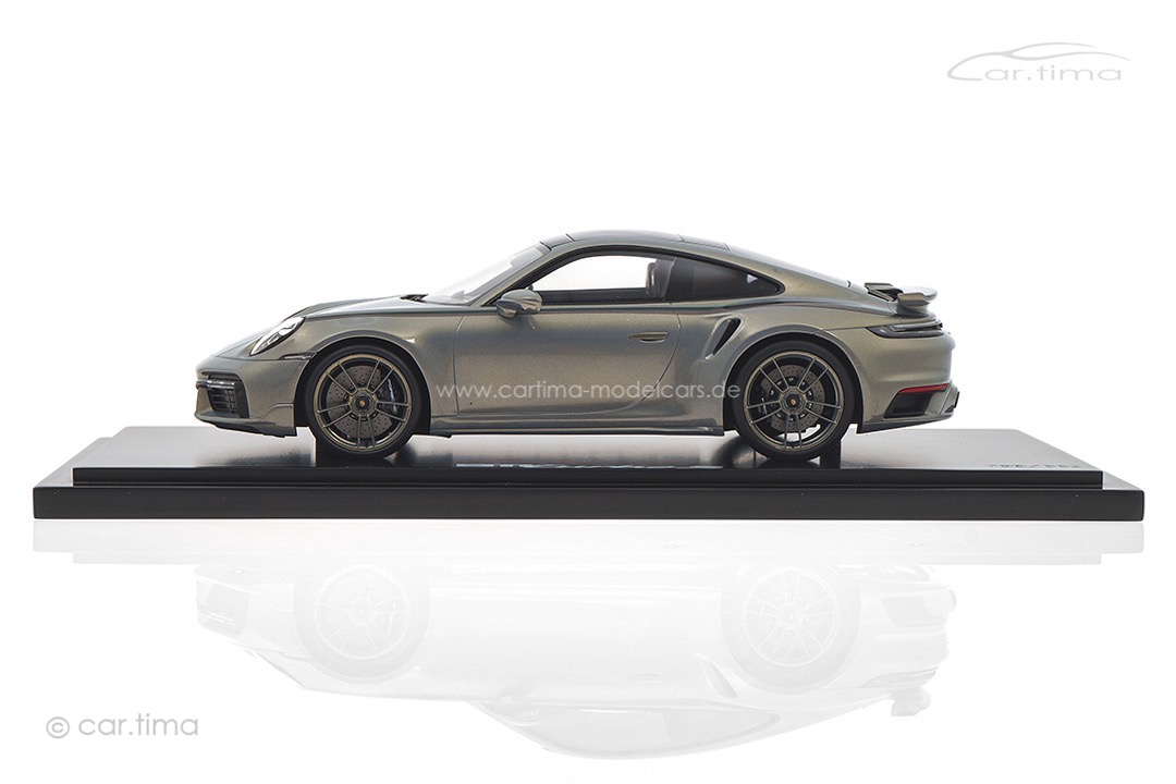 Porsche 911 (992) Turbo S Sonderwunsch Urban Bamboo Chromaflair Spark 1:18 WAP0219100RTSS
