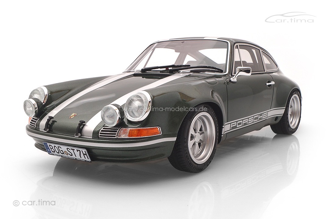 Porsche 911 ST Oakgrün Originalsignatur Walter Röhrl auf Bodenplatte car.tima 1:18