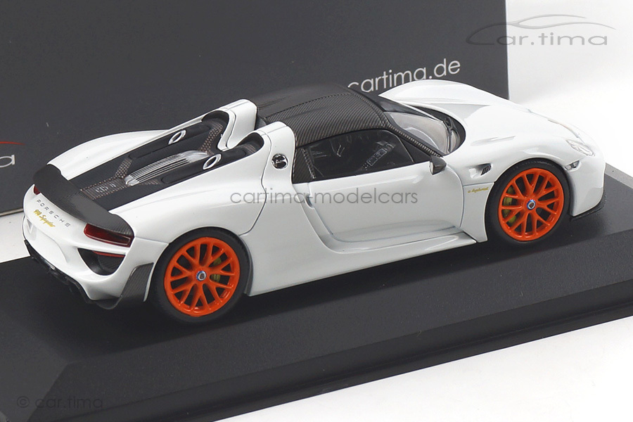 Porsche 918 Spyder Weissach Paket 9. PFF-Jahrestreffen in der Motorworld Region Stuttgart 2016
