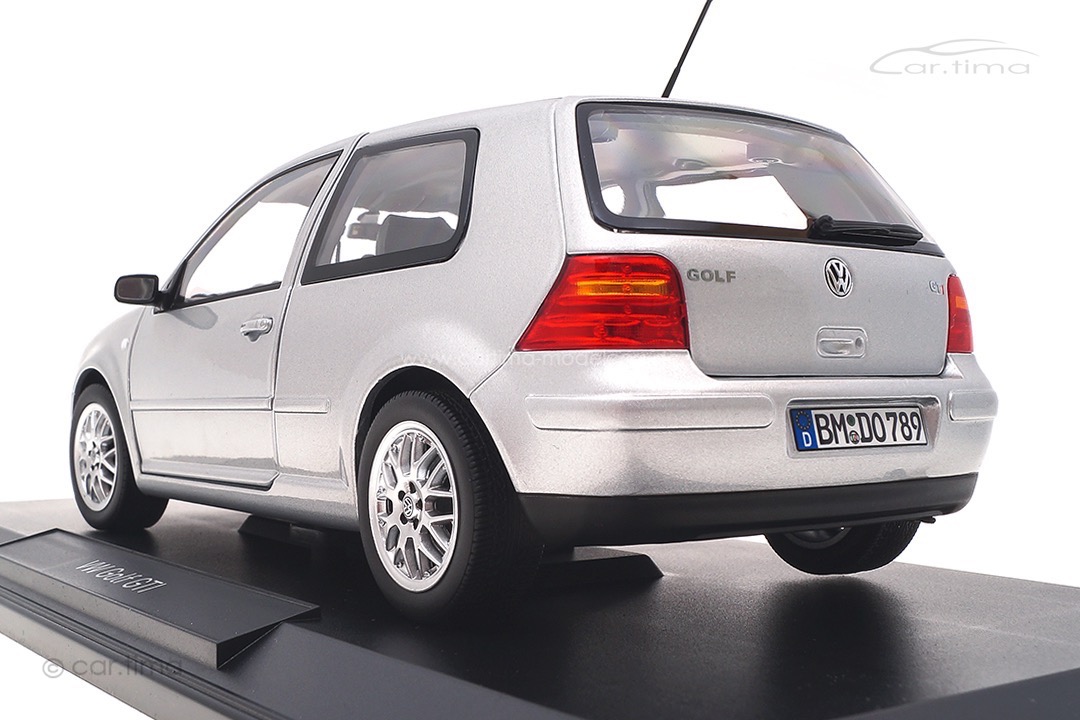 Volkswagen Golf GTI 1998 silber Norev 1:18 188570 Volkswagen Golf GTI 1998 silber Norev 1:18 188570