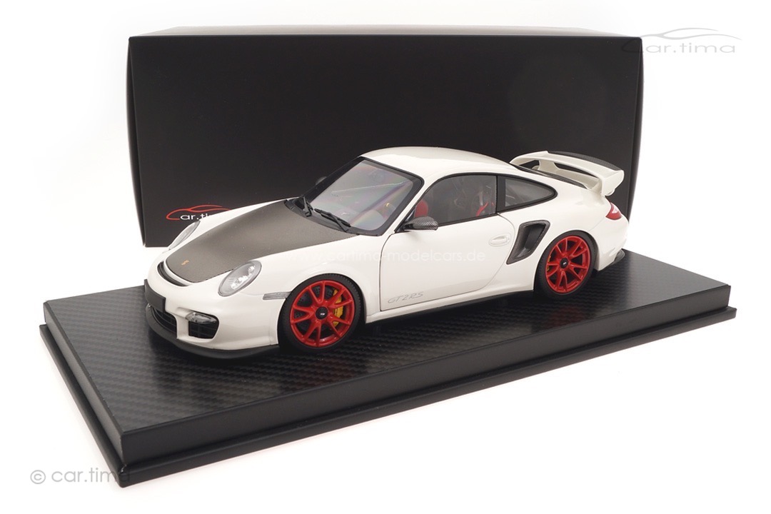 Porsche 911 (997 II) GT2 RS 2011 weiß/rote Felgen Minichamps 1:18 100069400R