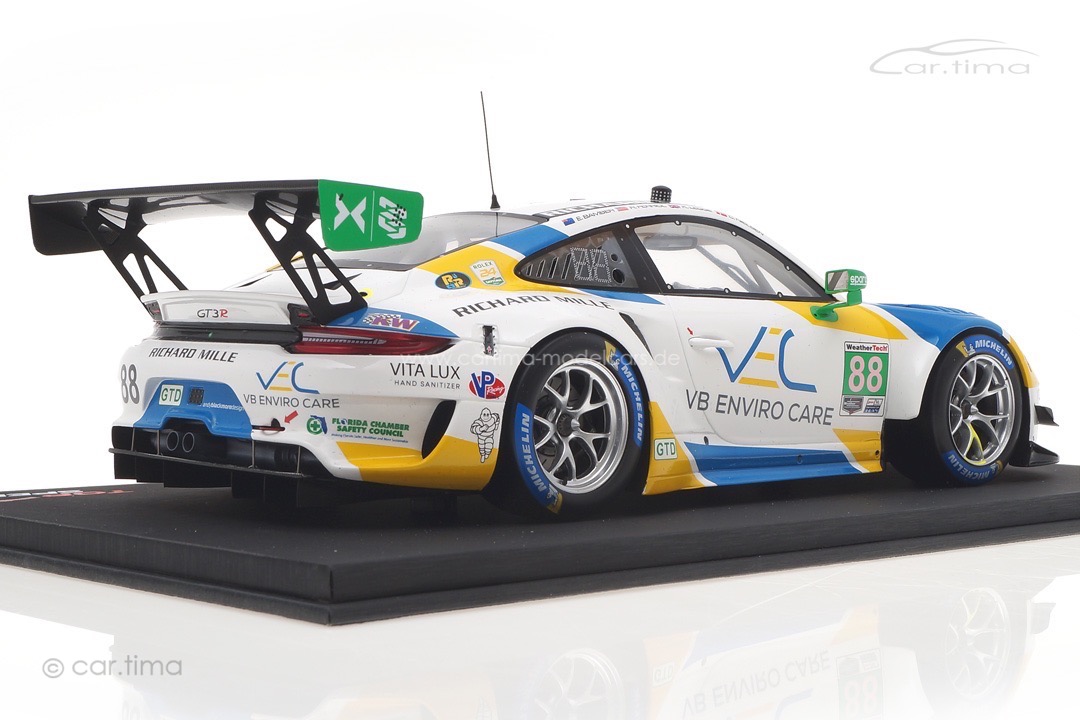 Porsche 911 GT3-R 24h Daytona 2021 Bamber/Ferriol/Legge/Nielsen TopSpeed 1:18 TS0323 Porsche 911 GT3-R 24h Daytona 2021 Bamber/Ferriol/Legge/Nielsen TopSpeed 1:18 TS0323