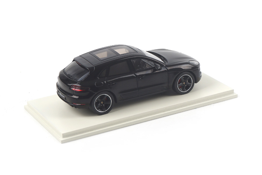 Porsche Macan GTS Schwarz Spark 1:43 S4975 Porsche Macan GTS Schwarz Spark 1:43 S4975