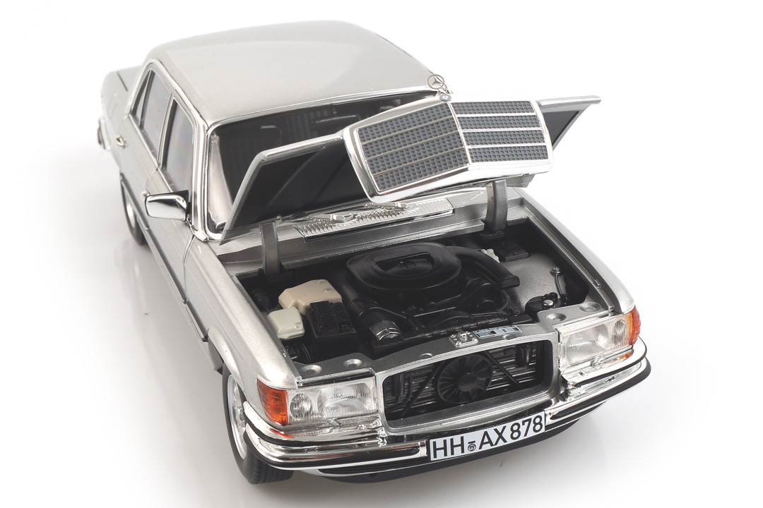 Mercedes-Benz 450 SEL 6.9 1976 silber Norev 1:18 183785 Mercedes-Benz 450 SEL 6.9 1976 silber Norev 1:18 183785