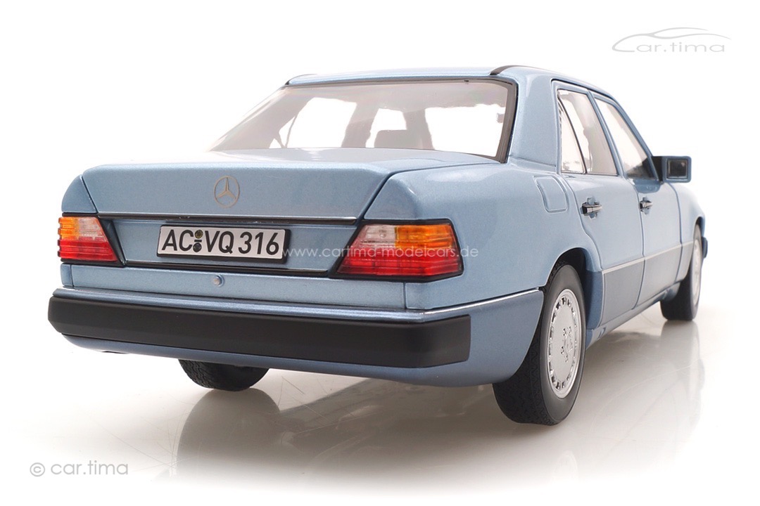Mercedes-Benz 230 E 1990 hellblau met. Norev 1:18 183945 Mercedes-Benz 230 E 1990 hellblau met. Norev 1:18 183945