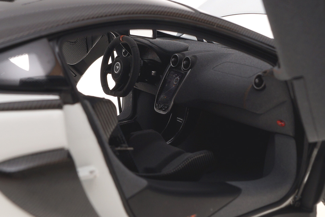 McLaren 600LT 2019 weiß LCD Models 1:18 LCD18006WH McLaren 600LT 2019 weiß LCD Models 1:18 LCD18006WH