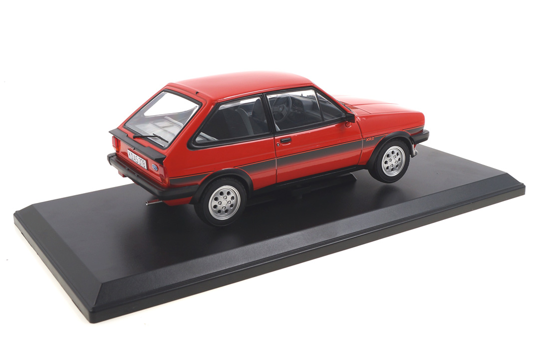 Ford Fiesta XR2 rot Norev 1:18 182741 Ford Fiesta XR2 rot Norev 1:18 182741
