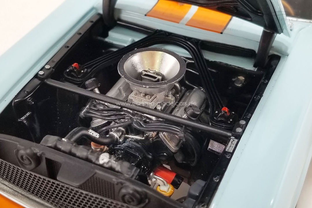 Shelby GT350R (1965) Gulf Racing Tribute ACME 1:18 A1801865 Shelby GT350R (1965) Gulf Racing Tribute ACME 1:18 A1801865