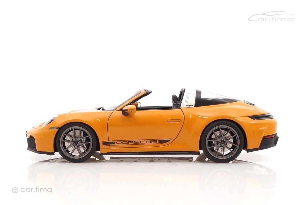 Porsche 911 (992.2) Targa 4 GTS Bahamagelb Norev 1:18 187190