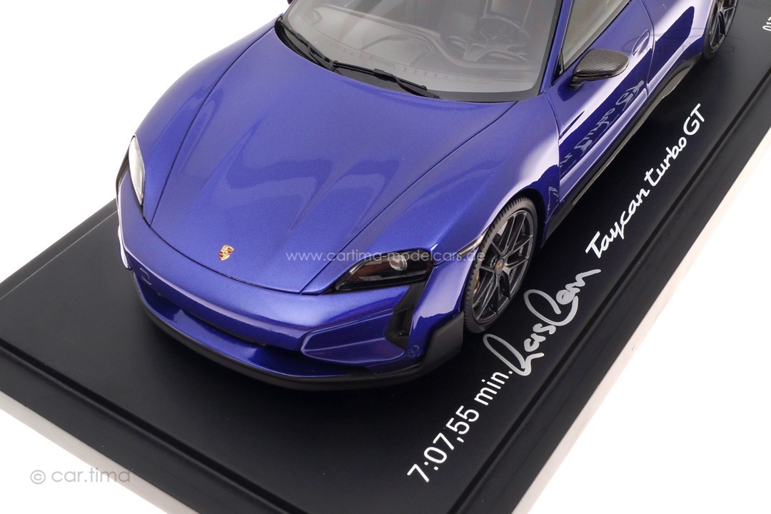 Porsche Taycan Turbo GT Rundenrekord Nordschleife Originalsignatur Lars Kern Minichamps 1:18 Porsche Taycan Turbo GT Rundenrekord Nordschleife Originalsignatur Lars Kern Minichamps 1:18