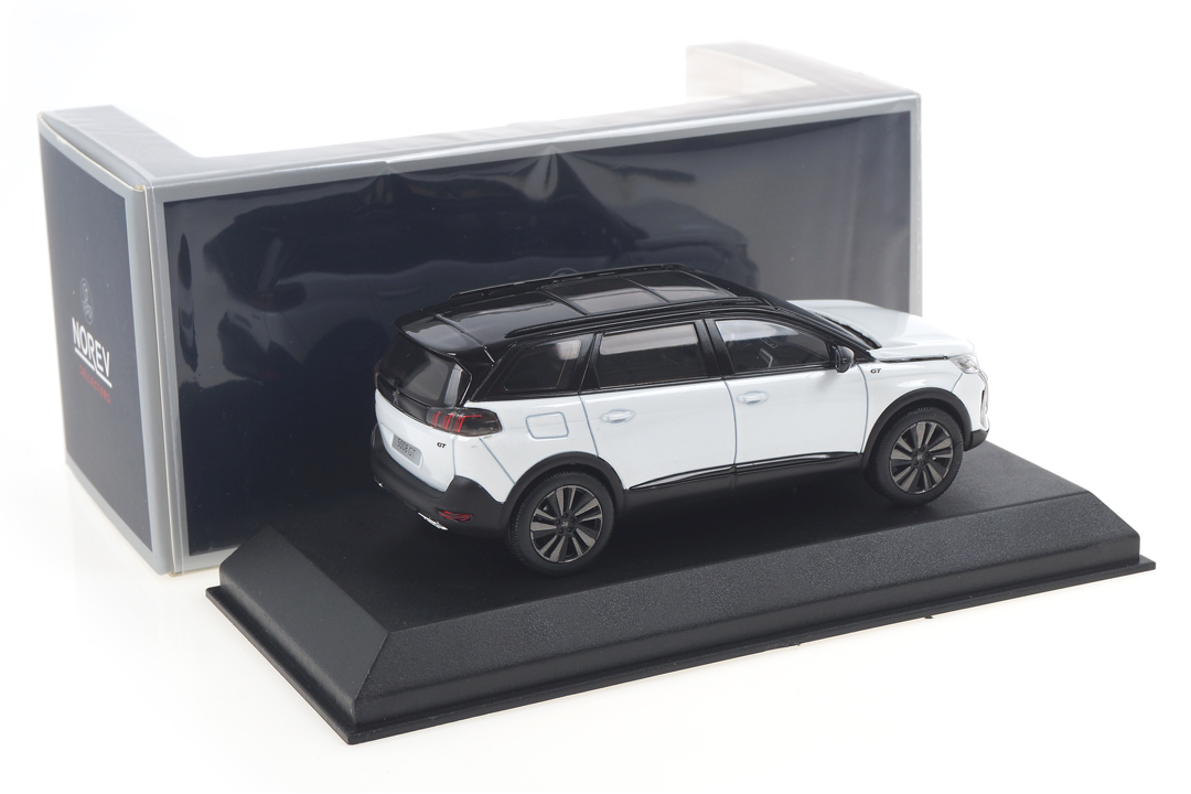 Peugeot 5008 GT 2020 weiß met./Black pack Norev 1:43 473926 Peugeot 5008 GT 2020 weiß met./Black pack Norev 1:43 473926