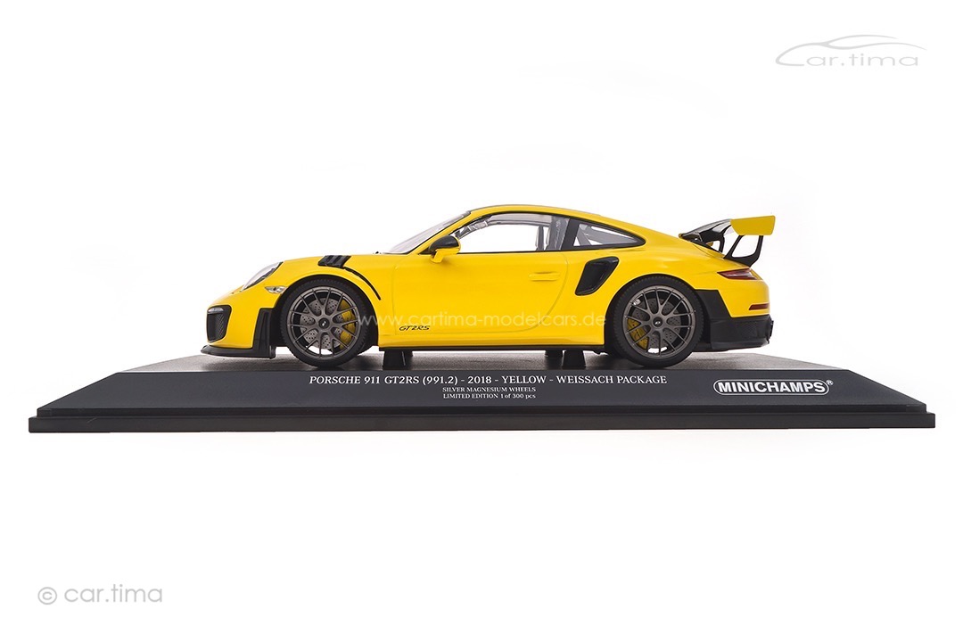 Porsche 911 (991 II) GT2 RS Weissach Package Racinggelb Minichamps 1:18 153068306