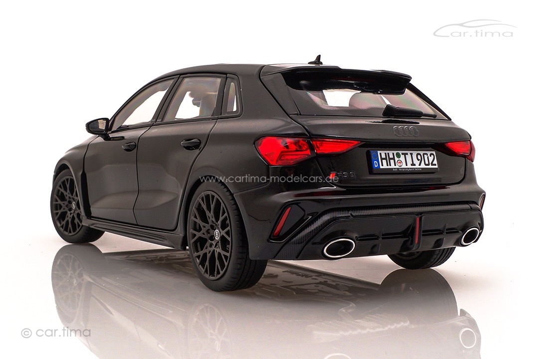 Audi RS3 2025 Myth Black met. Norev 1:18 188388