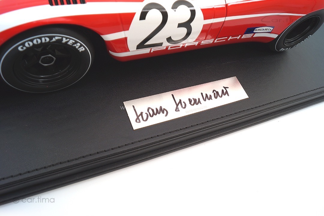 Porsche 917 Winner 24h Le Mans 1970 Originalsignatur Hans Herrmann inkl. Vitrine 1:12