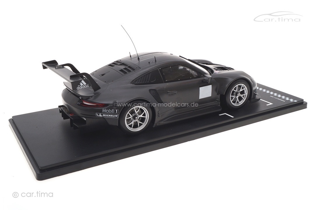 Porsche 911 RSR Pre-Season Test Car 2020 mattschwarz IXO 1:18 LEGT18057 Porsche 911 RSR Pre-Season Test Car 2020 mattschwarz IXO 1:18 LEGT18057