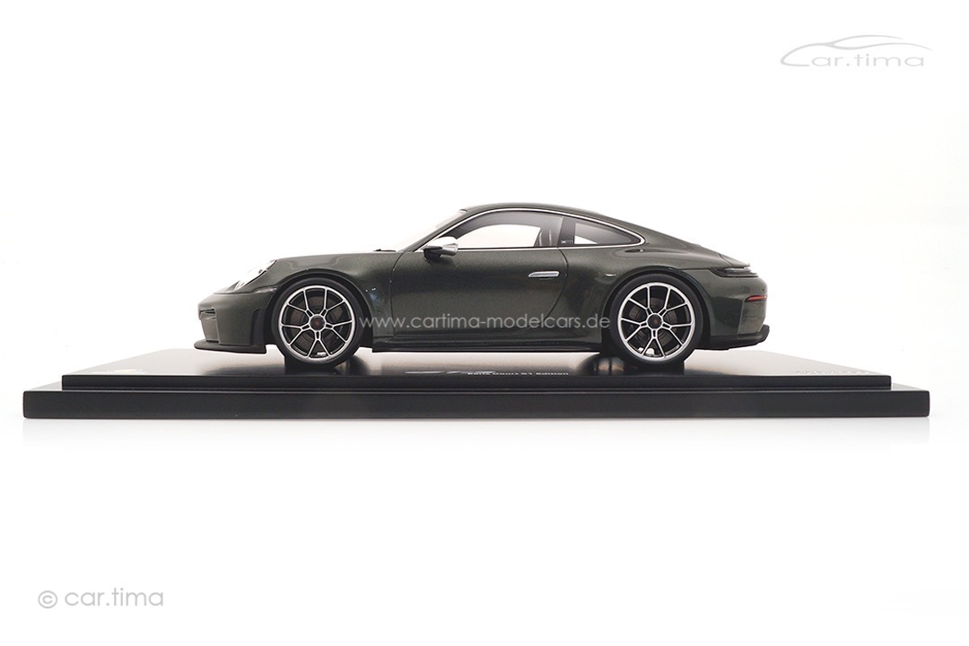 Porsche 911 (992.2) GT3 Touring Earls Court green met. Spark 1:18 WAP02153626911