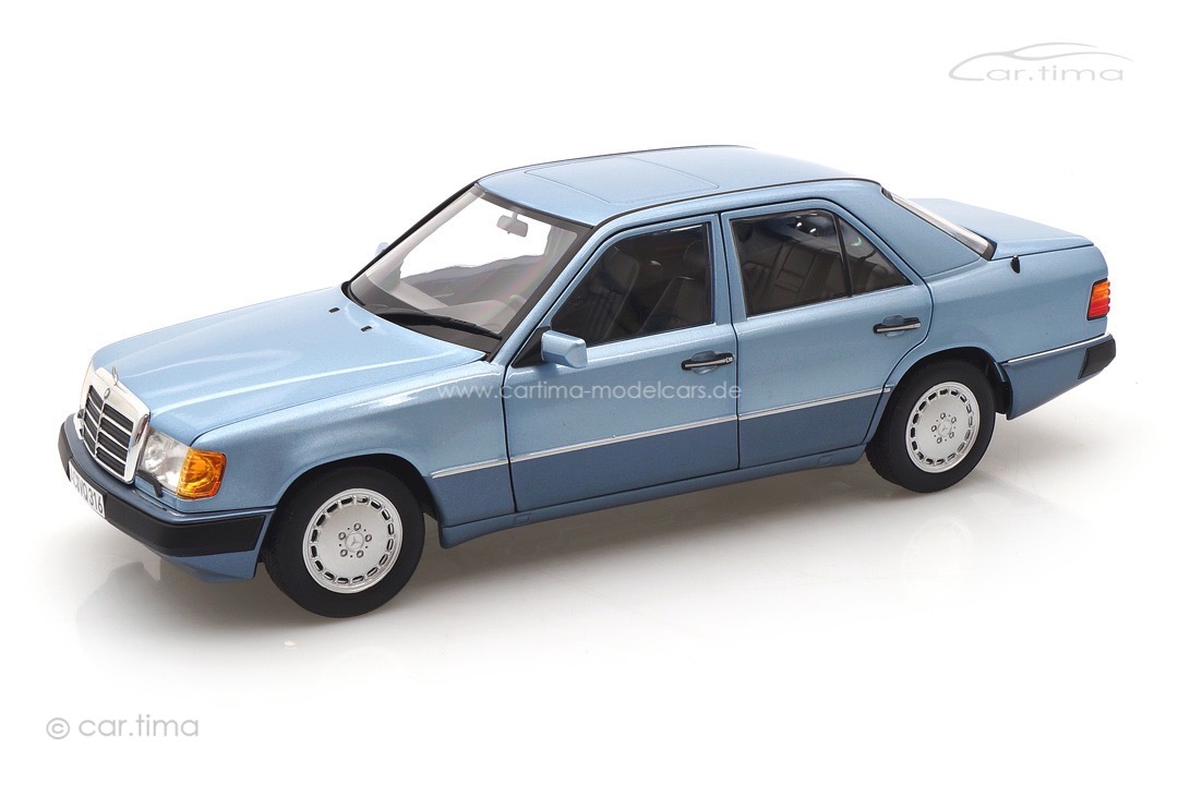 Mercedes-Benz 230 E 1990 hellblau met. Norev 1:18 183945 Mercedes-Benz 230 E 1990 hellblau met. Norev 1:18 183945