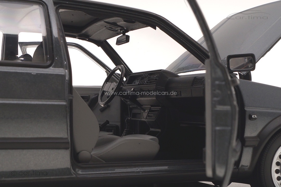 Volkswagen Golf CL grau met. (1988) Norev 1:18 188556