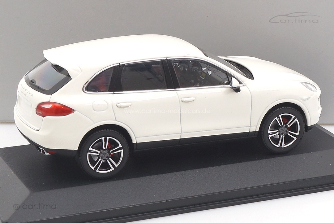 Porsche Cayenne Turbo S Carraraweiß Minichamps 1:43 WAP0200220C