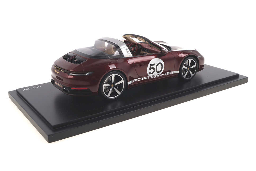 Porsche 911 (992) Targa 4S Heritage Design Cherryrot Spark 1:18 WAP0219110MTRG Porsche 911 (992) Targa 4S Heritage Design Cherryrot Spark 1:18 WAP0219110MTRG
