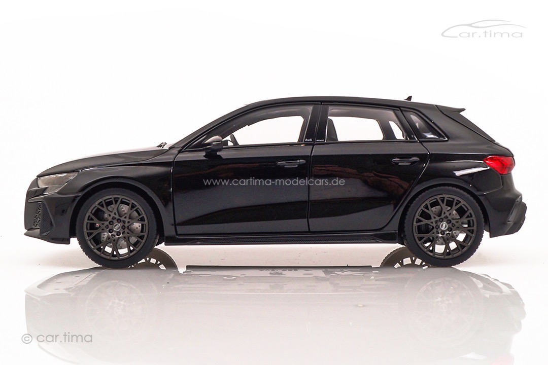 Audi RS3 2025 Myth Black met. Norev 1:18 188388