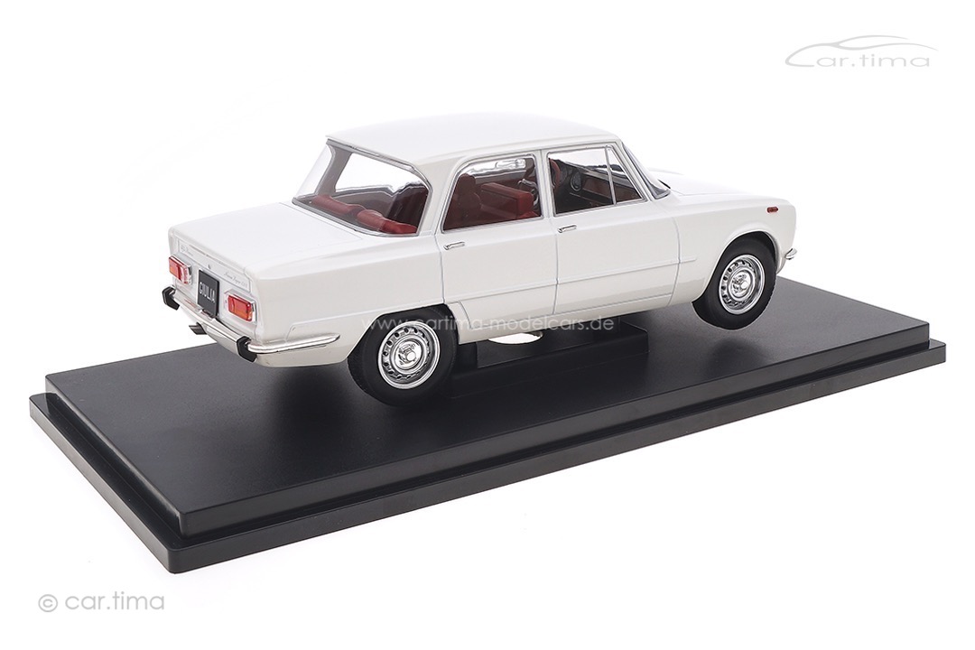 Alfa Romeo Giulia Nuova Super weiß MCG 1:18 MCG18146 Alfa Romeo Giulia Nuova Super weiß MCG 1:18 MCG18146