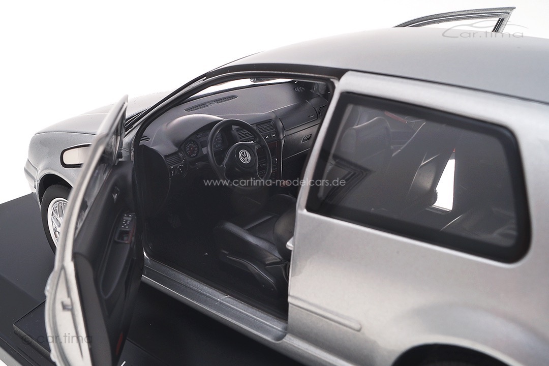 Volkswagen Golf GTI 1998 silber Norev 1:18 188570 Volkswagen Golf GTI 1998 silber Norev 1:18 188570