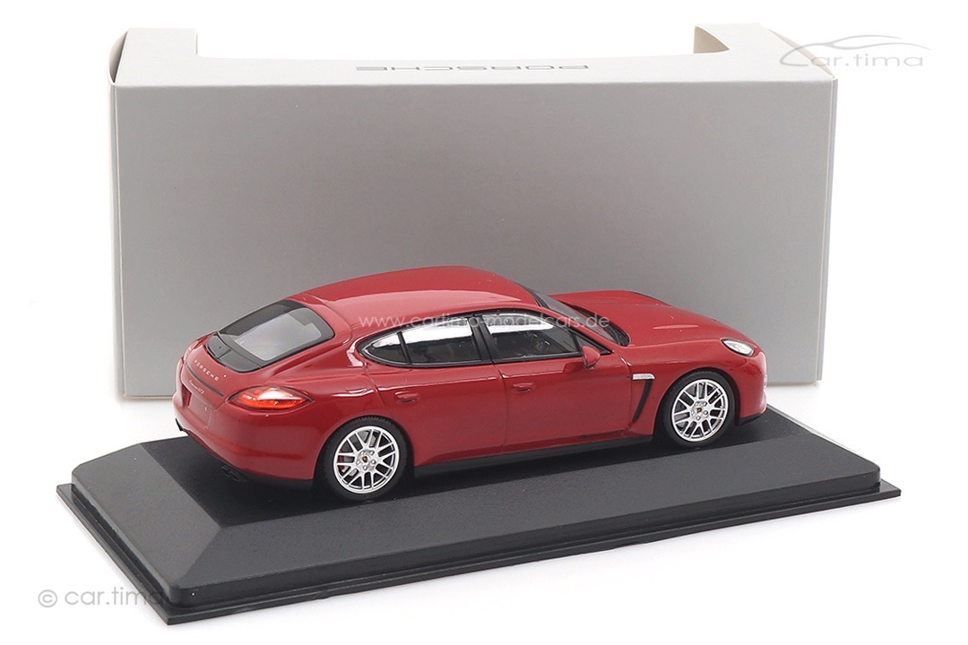 Porsche Panamera GTS Karminrot Minichamps 1:43 WAP0200230C