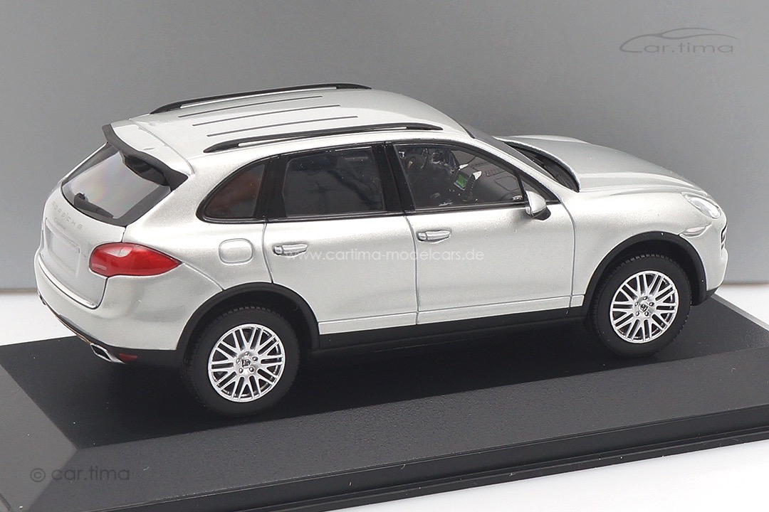 Porsche Cayenne (958) Silber Minichamps 1:43 WAP0200020B