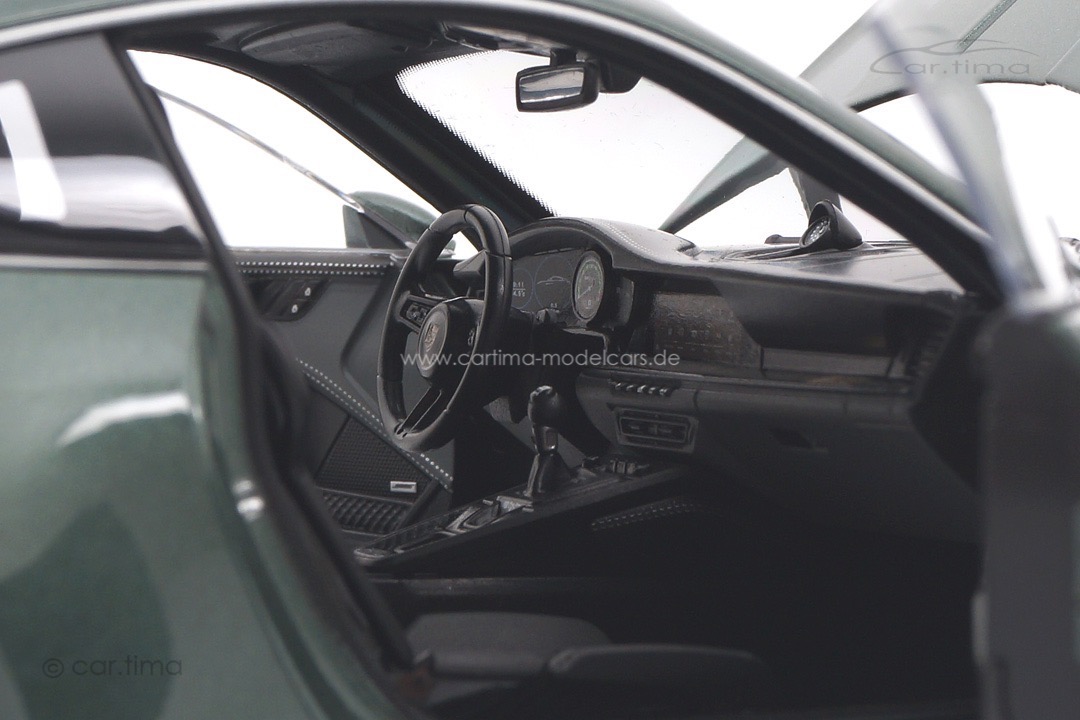 Porsche 911 (992) S/T Malachitgrün Norev 1:18 187472