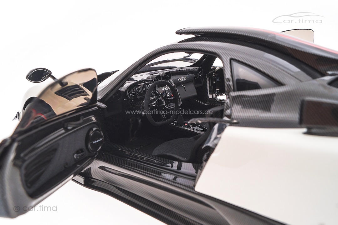 Pagani Zonda Cinque Coupe Bianco Benny Almost Real 1:18 850601001 Pagani Zonda Cinque Coupe Bianco Benny Almost Real 1:18 850601001