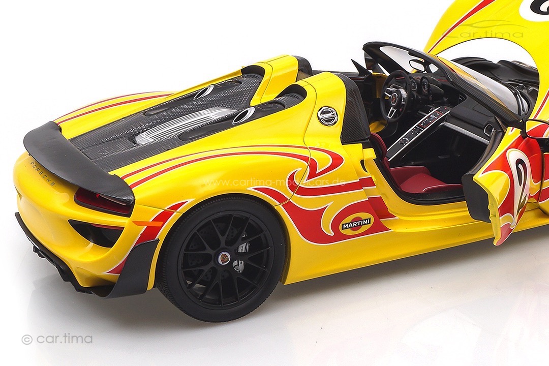 Porsche 918 Spyder Weissach Package Kyalami Design Minichamps 1:18 110062446 Porsche 918 Spyder Weissach Package Kyalami Design Minichamps 1:18 110062446